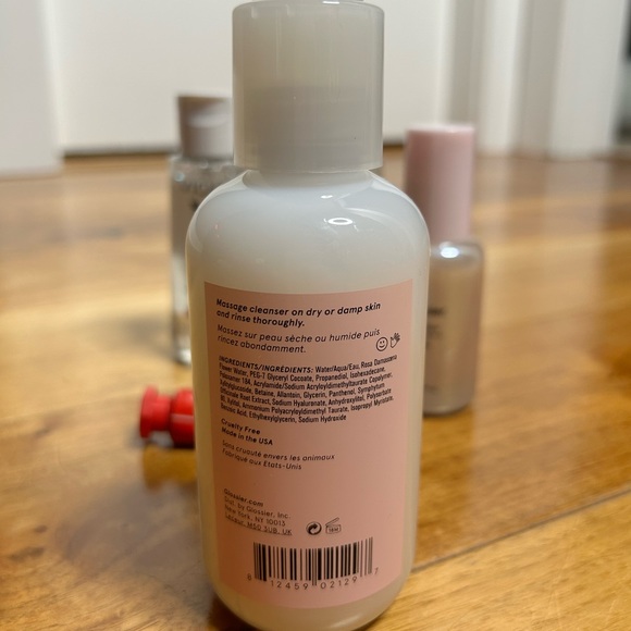 Beauty Set - GLOSSIER & VICHY - Picture 3 of 4